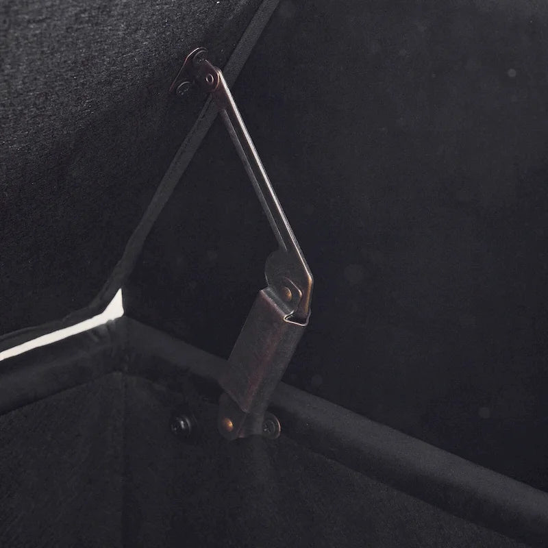Banc de rangement capitonné en velours avec accoudoirs et garniture cloutée — Crème / Noir / Gris, 3 places