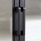 Meuble d'appoint à porte vitrée de 80 cm de large, motif grain de bois noir et blanc